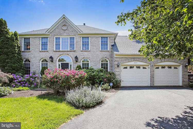 8225 Madrillon Estates Dr Vienna, VA 22182