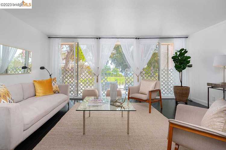 1425 Lakeside Dr #101 Oakland, CA 94612