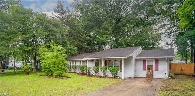 1329 Glendale Ave Chesapeake, VA 23323 | MLS 10488756 Photo 1