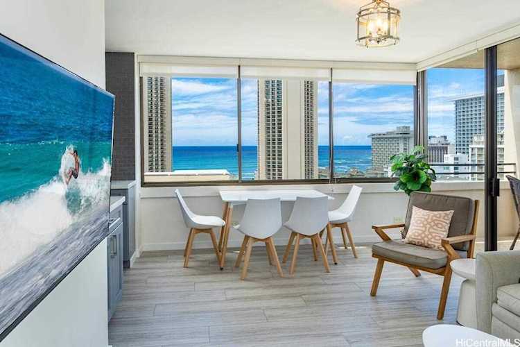 2410 Cleghorn Street #2204 Honolulu, HI 96815 | MLS 202312882 Photo 1