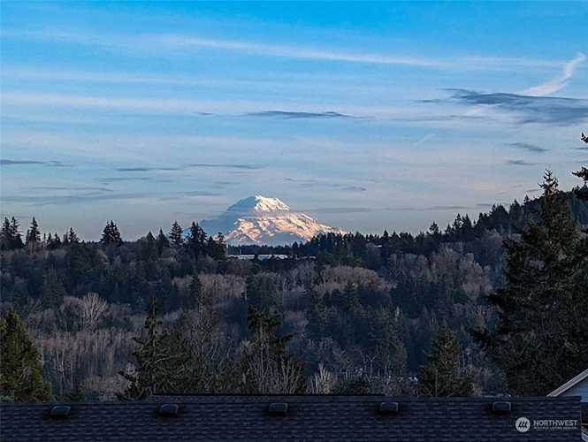 2410 Sand Dollar Rd W Bremerton, WA 98312
