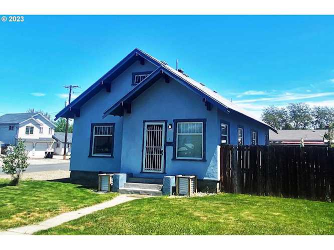 2890 College ST Baker City, OR 97814 | MLS 23528092 Photo 1