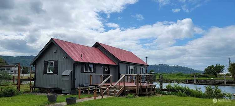 240 S Welcome Slough Rd Cathlamet, WA 98612