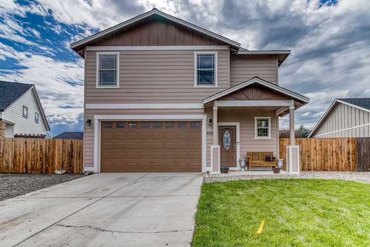 2203 NE Nez Perce Ct Redmond, OR 97756