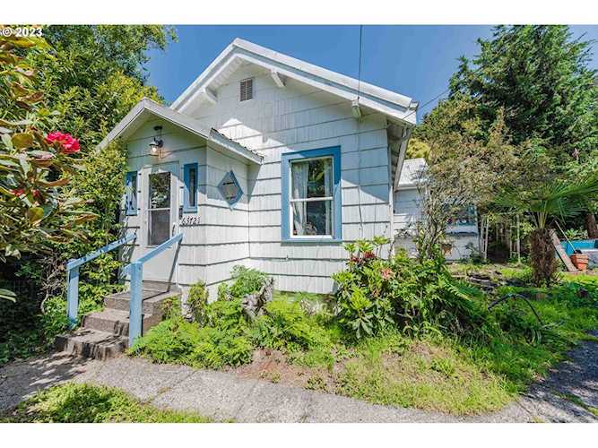 63721 Harriet RD Coos Bay, OR 97420 | MLS 23397750 Photo 1