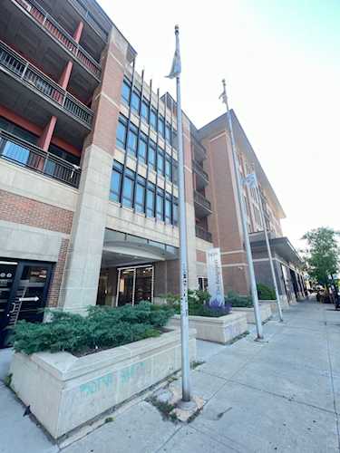 3450 S Halsted St #207 Chicago, IL 60608