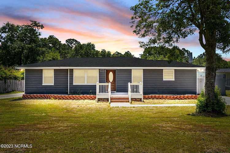 519 Silver Lake Rd Wilmington, NC 28412 | MLS 100387542 Photo 1