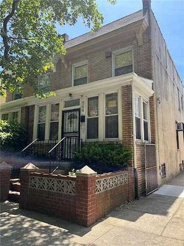 564 80th St Brooklyn, NY 11209