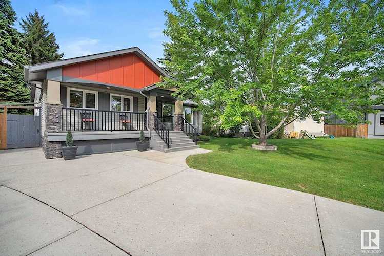 14647 89 Avenue Edmonton, AB T5R 4P4
