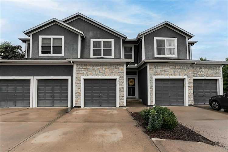 6304 Darnell St Shawnee, KS 66216