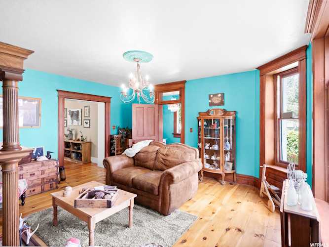 194 W Mutton Hollow Rd Kaysville, UT 84037