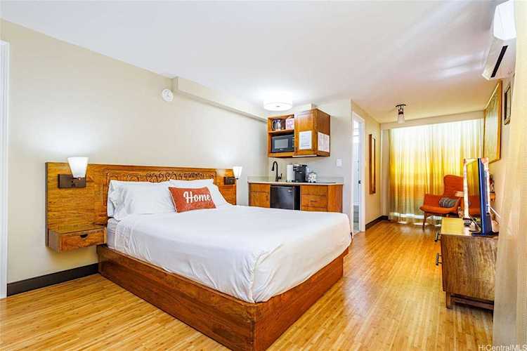 2425 Kuhio Avenue #901 Honolulu, HI 96815