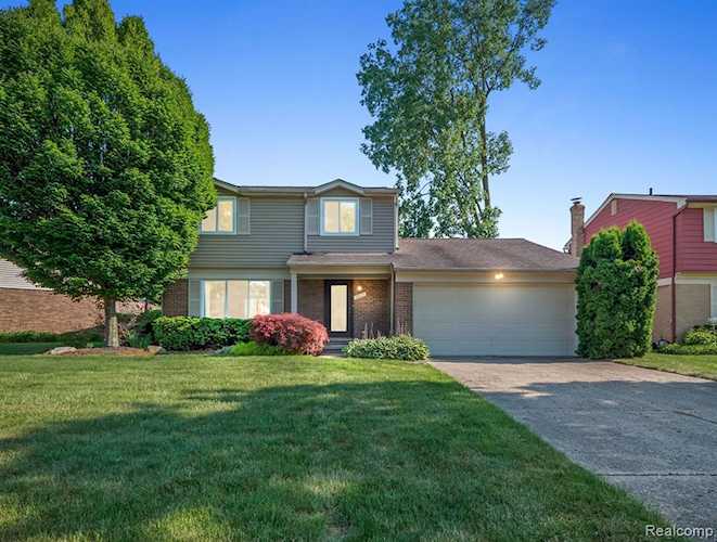 18825 Lincoln Dr Southfield, MI 48076 | MLS 20230043191 Photo 1
