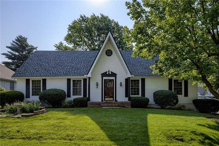 411 SE Richardson Place Lee's Summit, MO 64063 | MLS 2438287 Photo 1