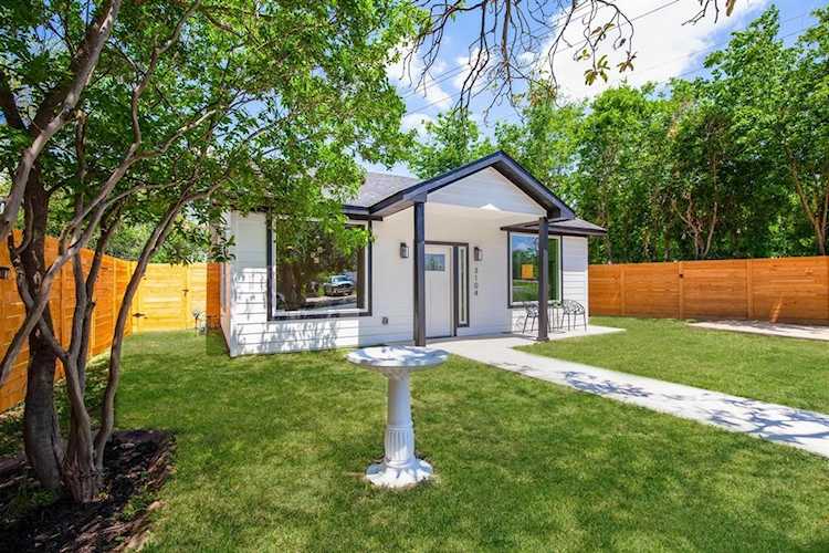 3104 E 16th ST Austin, TX 78702