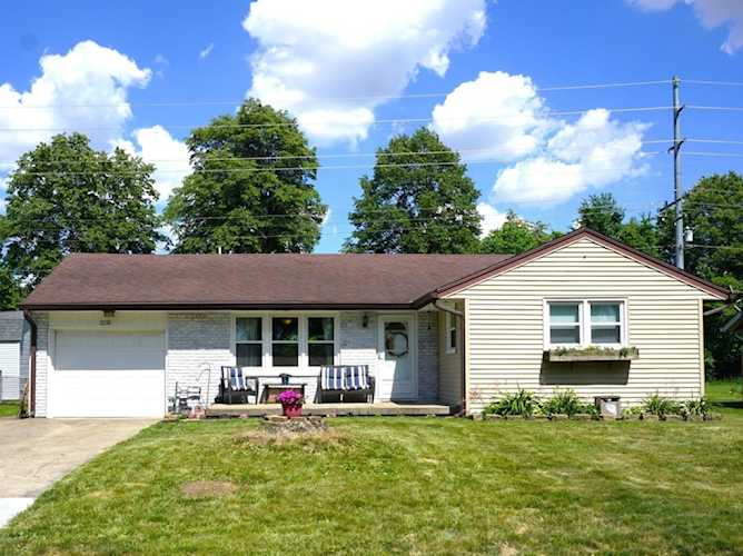 2215 Dawnshire Columbus, IN 47203 | MLS 21924290 Photo 1