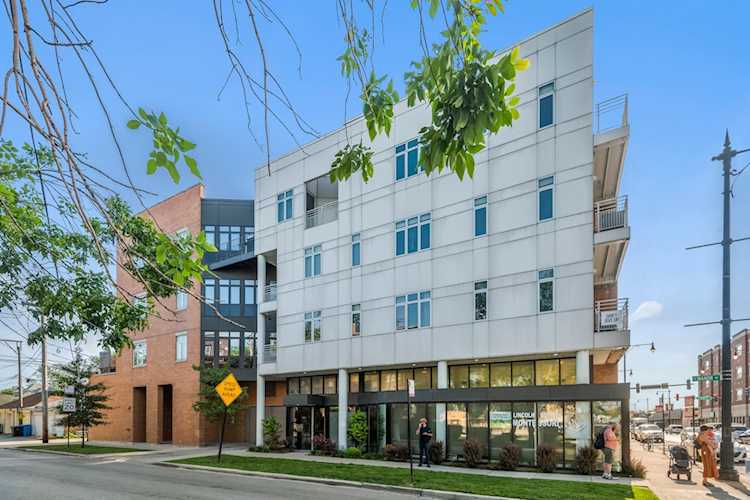 4770 N Manor Ave #204 Chicago, IL 60625 | MLS 11798249 Photo 1