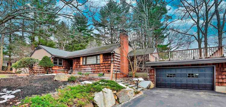 219 N Gate Rd Manchester, NH 03104