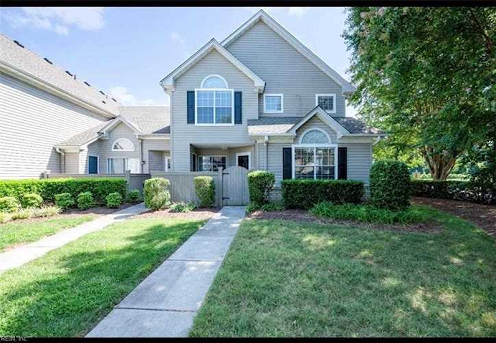 Virginia Area Real Estate Agent Photo 1