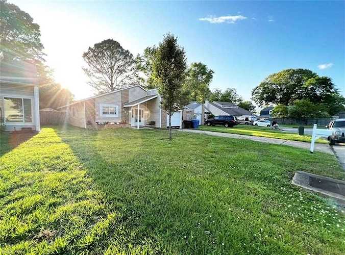 587 Grant Ave Virginia Beach, VA 23452 | MLS 10489159 Photo 1