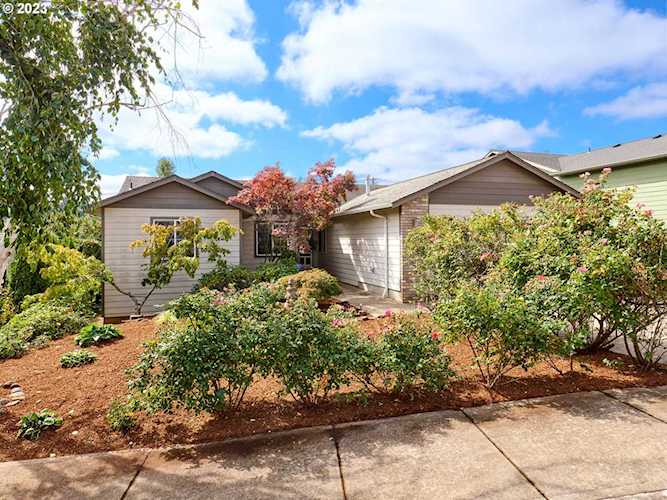 2340 Mule Deer CT Salem, OR 97304