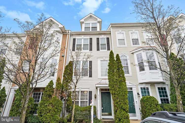 924 Harrison Circle Alexandria, VA 22304
