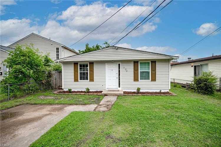 702 Day St Hampton, VA 23661 | MLS 10489242 Photo 1