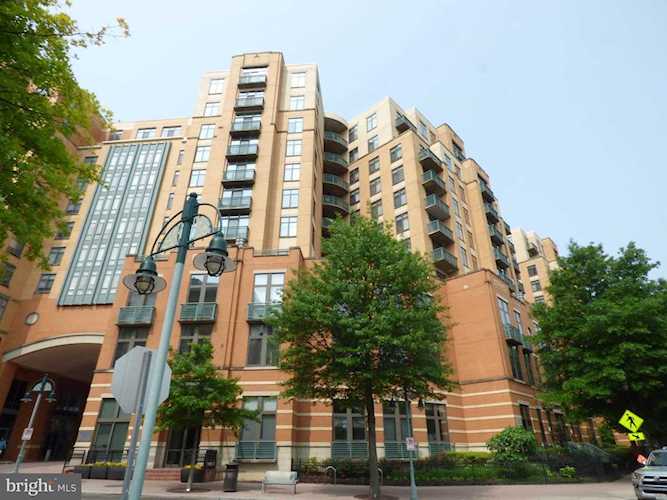 2720 S Arlington Mill Dr #903 Arlington, VA 22206
