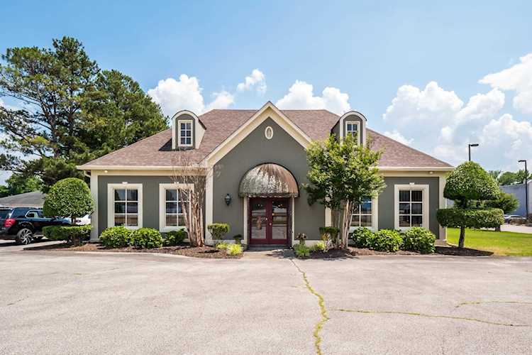 Haltom Real Estate, local REALTORS® Specialize in Selling Homes in Jackson, TN & Surrounding Areas : Madison County, Henderson County, Carroll County, Gibson County, Chester County, Hardeman County, Crockett County Photo 1