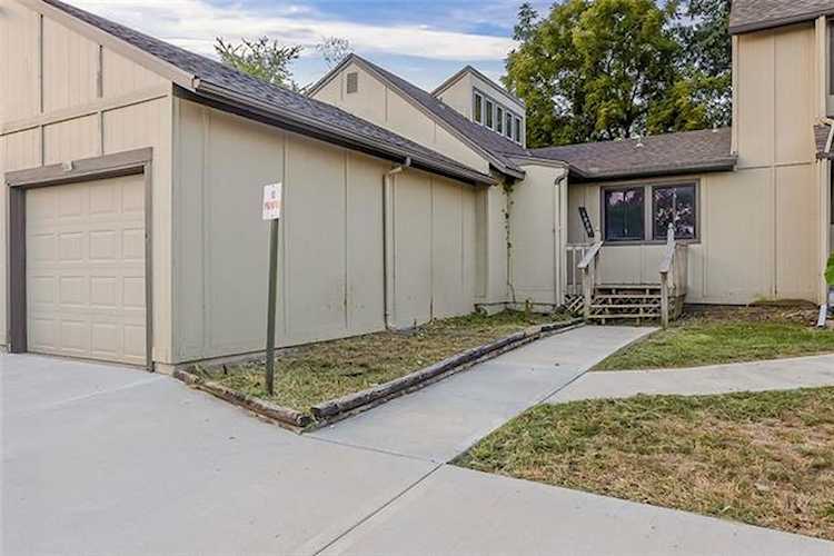 1029 NW 70th Ct Kansas City, MO 64118 | MLS 2401108 Photo 1