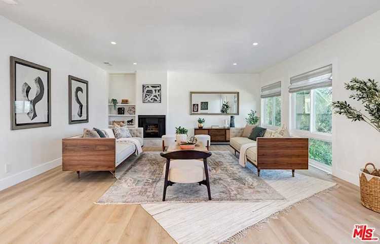 4749 Bonvue Ave Los Angeles, CA 90027