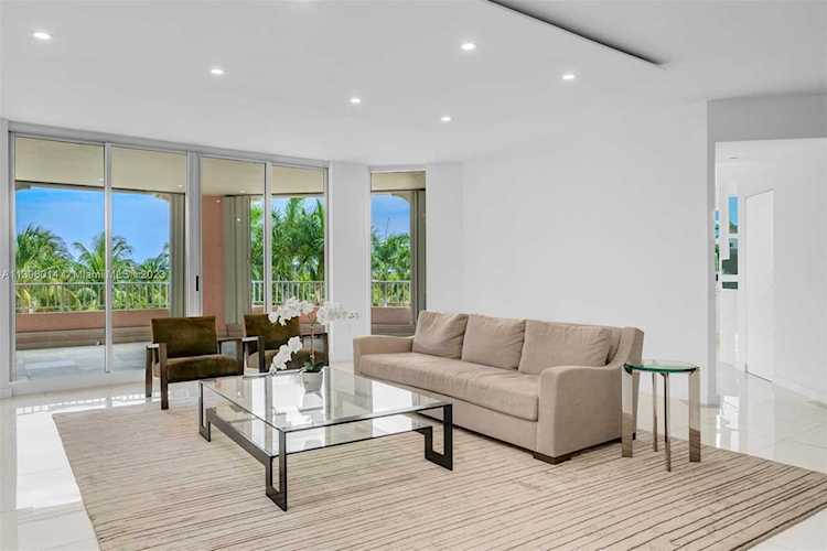 721 Crandon Blvd #408 Key Biscayne, FL 33149