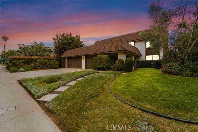 Just Listed 8271 N La Jolla Scenic Drive, La Jolla, 92037, OC23097428 Photo 1