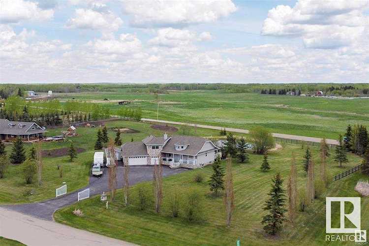 2 52422 Rge Rd 224 Rural Strathcona County, AB T8A 6N1