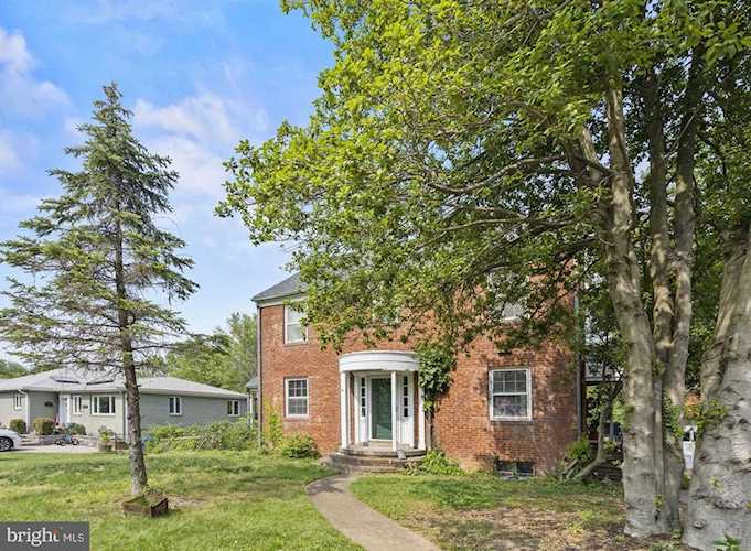 3215 N George Mason Dr Arlington, VA 22207