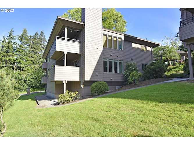 7 Rockridge DR Eugene, OR 97405