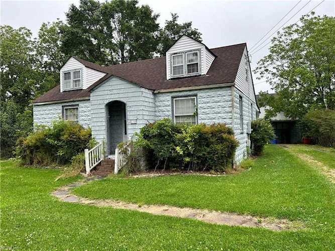 Virginia Area Real Estate Agent Photo 1