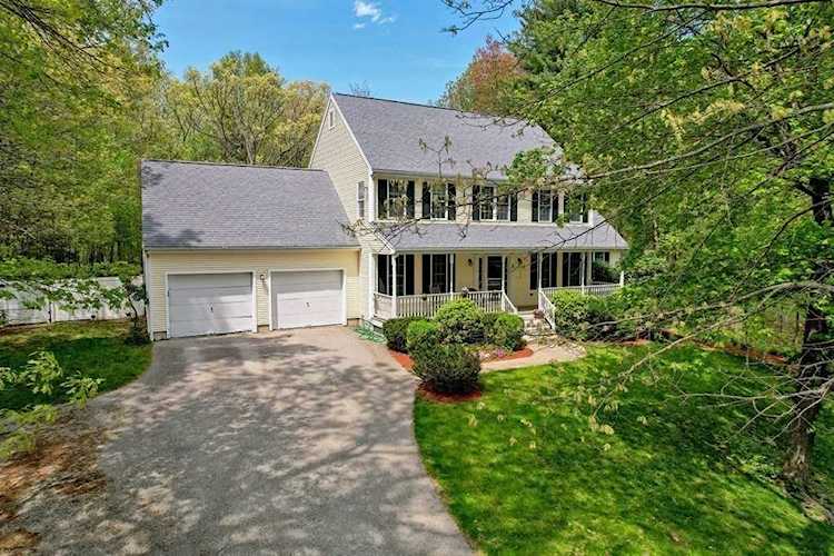 3 Leonard Road Mendon, MA 01756