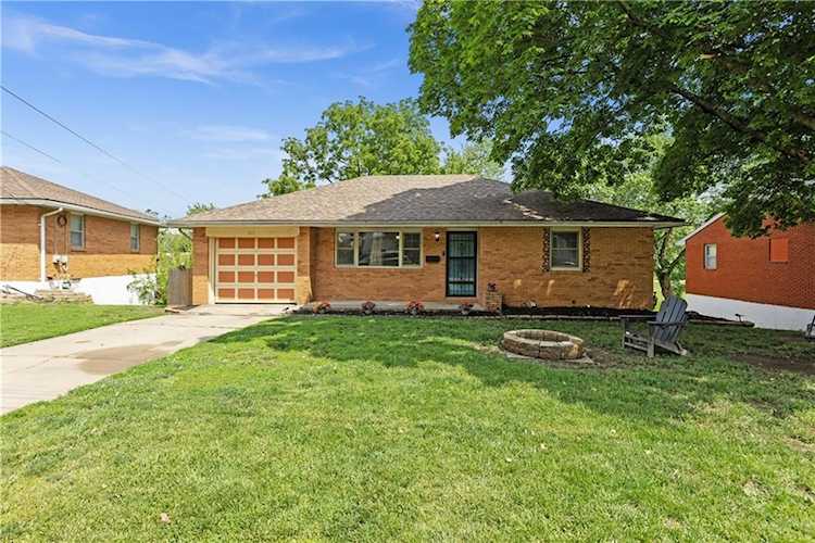 511 S Northern Blvd Sugar Creek, MO 64054 | MLS 2438207 Photo 1