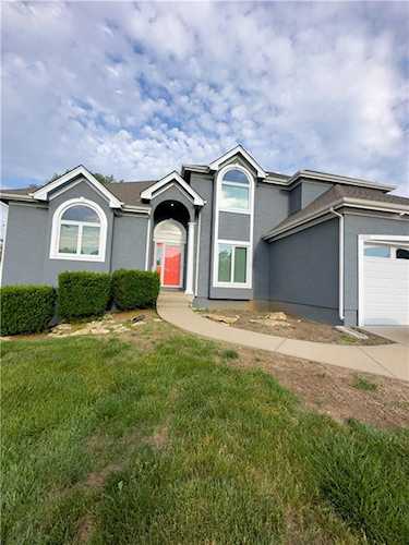 6008 Woodland Ave Kansas City, MO 64110 | MLS 2438474 Photo 1