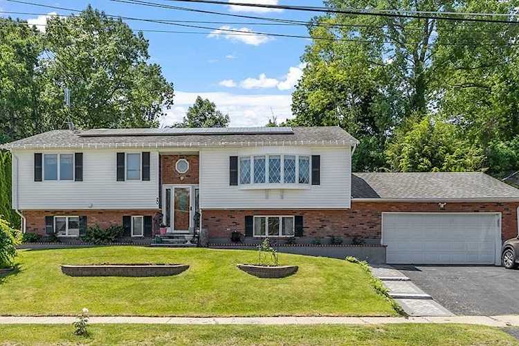 20 Murray Avenue Auburn, MA 01501 home for sale, MLS#73115428 - Moor Realty Photo 1