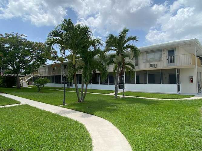 11 SW 4th Ave #36 Boca Raton, FL 33432