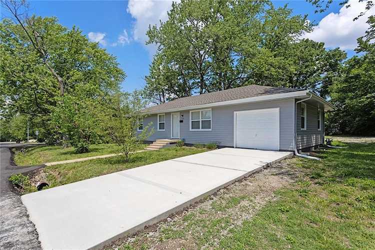 119 E South Ave Belton, MO 64012 | MLS 2438319 Photo 1