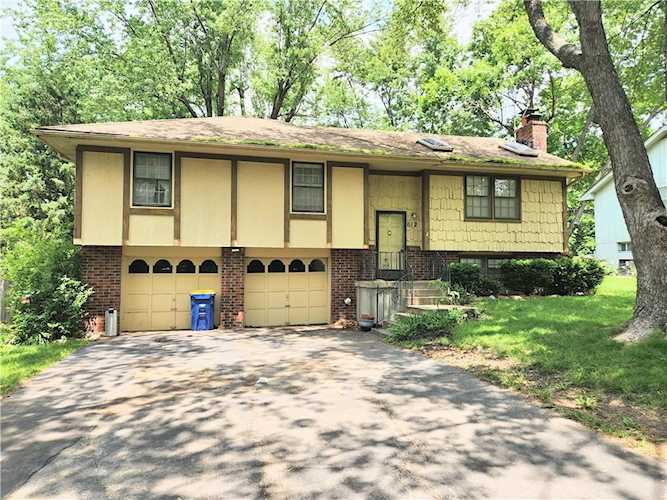 612 Holloway Ln Lee's Summit, MO 64081 | MLS 2438496 Photo 1