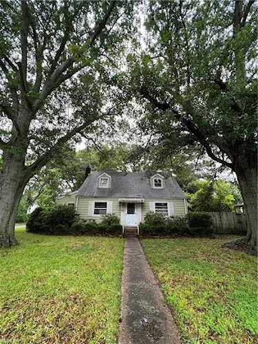 8027 Crescent Rd Norfolk, VA 23505 | MLS 10489305 Photo 1