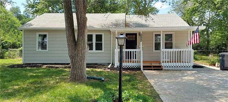 1009 S Brockway St Olathe, KS 66061 | MLS 2437682 Photo 1