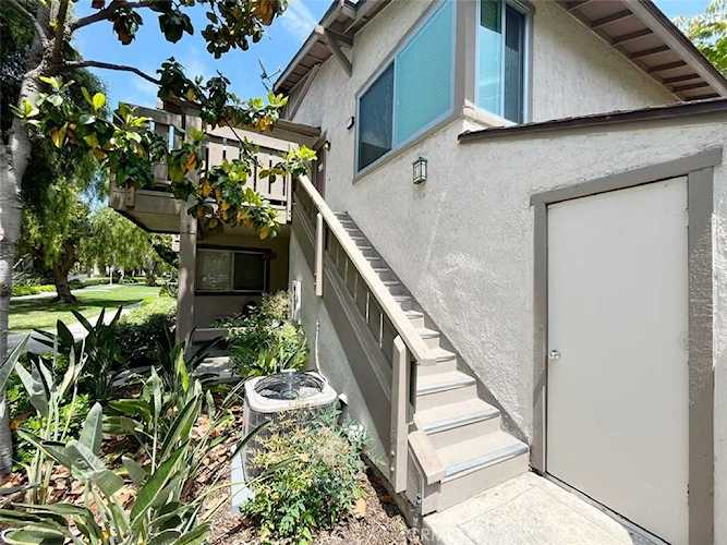 144 Echo Run #60 Irvine, CA 92614 | MLS OC23097254 Photo 1