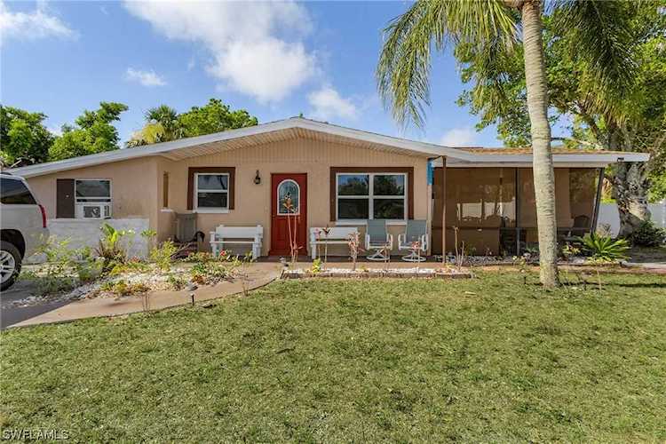 2928 Market St Fort Myers, FL 33916