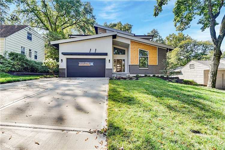 3411 W 73rd Terrace Prairie Village, KS 66208
