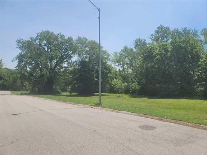 E 45th St S Independence, MO 64055